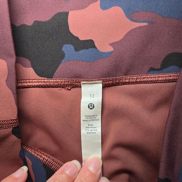 Lululemon Wunder Under HR Tight 25" - Heritage 365 Camo Smoky Red Night - Picture 9 of 11